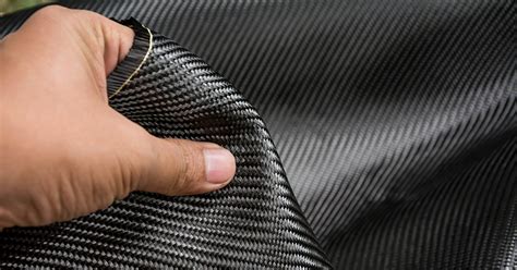  Carbon Fiber Reinforced Polymer:  Chất liệu siêu nhẹ cho ngành công nghiệp hàng không và ô tô?